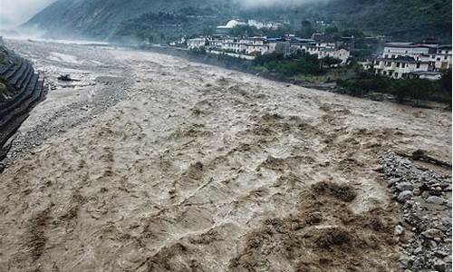 汶川地震持续高温天气_汶川512地震的异常天气